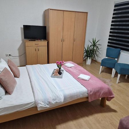 Kuca Na Dan Apartment Šid Екстериор снимка