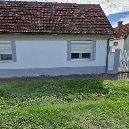 Kuca Na Dan Apartment Šid Екстериор снимка
