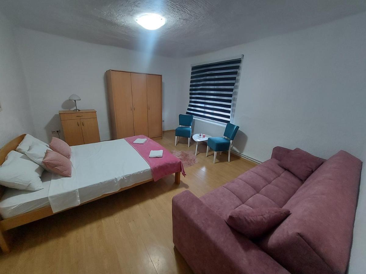 Kuca Na Dan Apartment Šid Екстериор снимка