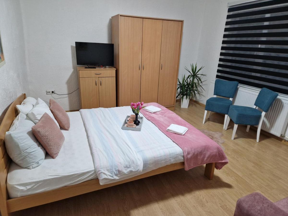 Kuca Na Dan Apartment Šid Екстериор снимка