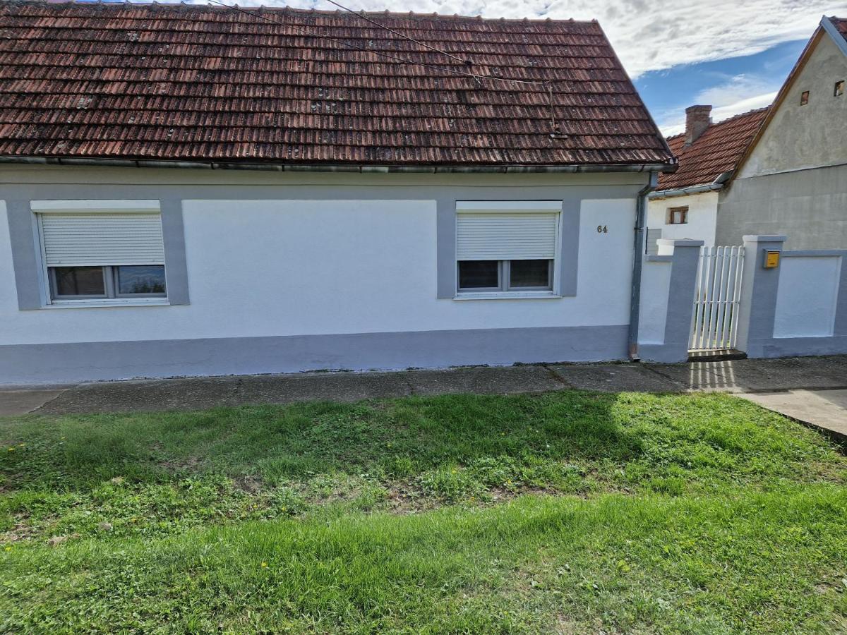 Kuca Na Dan Apartment Šid Екстериор снимка